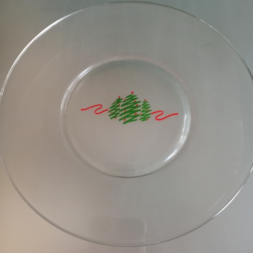 Set of 6 Dayton Hudson Plates